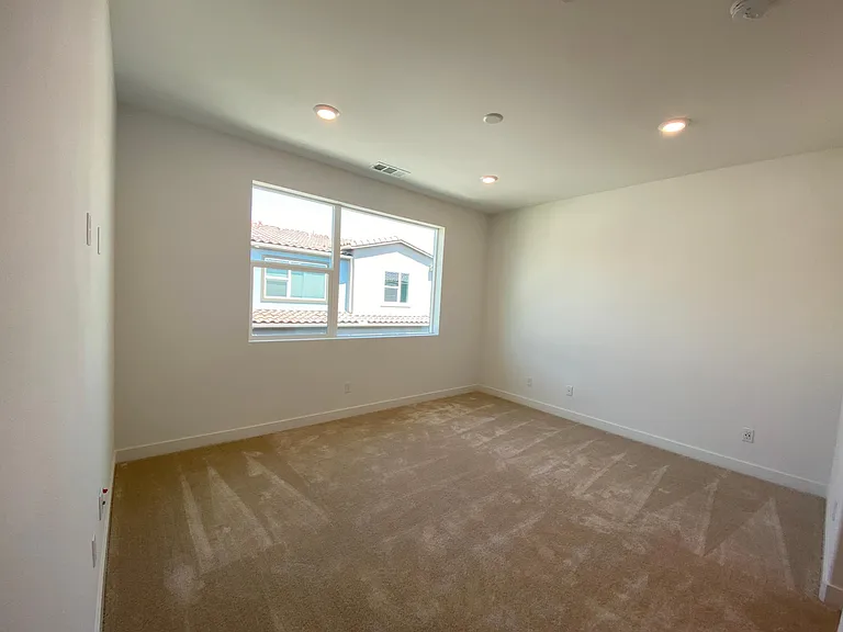307 Carmona — Photo 16
