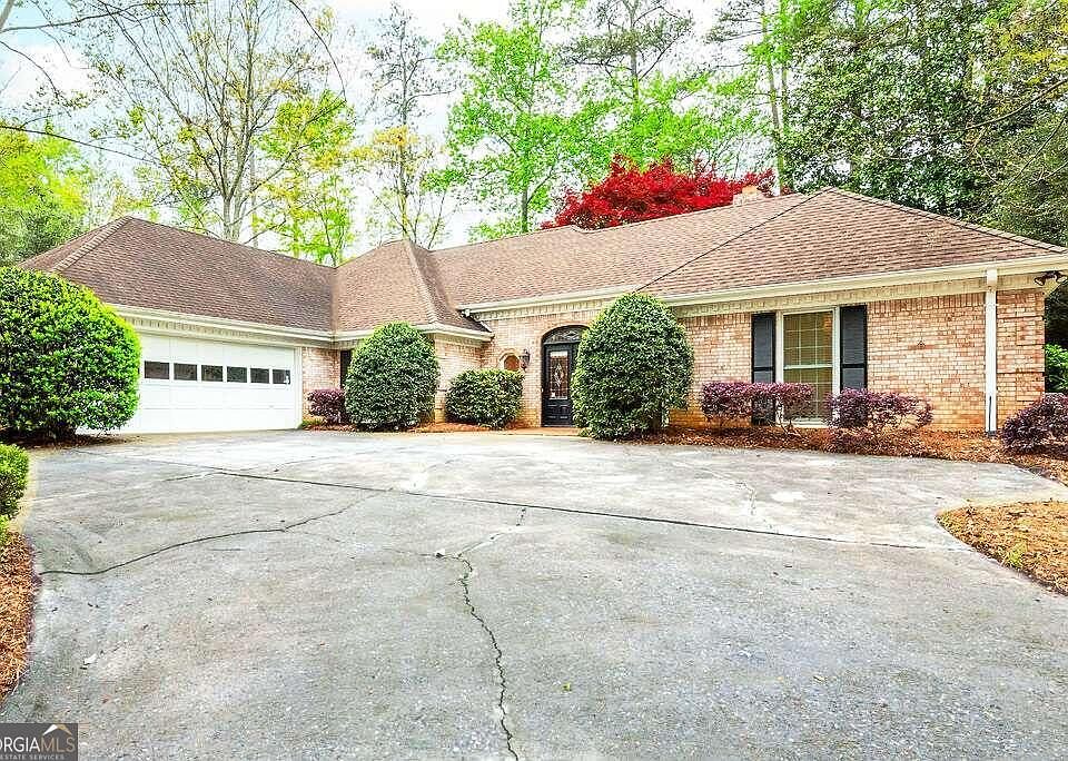 1st image of 30 Foxridge Ct SE