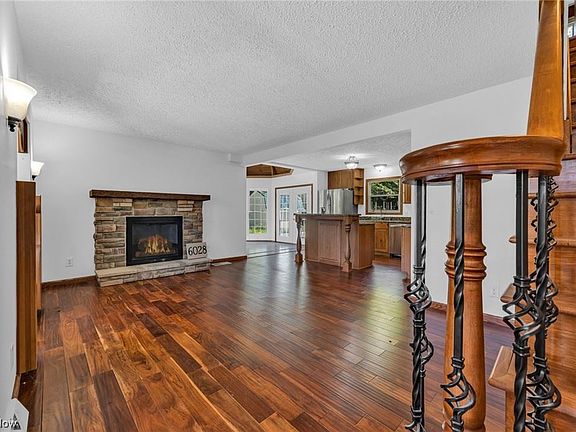 3rd image of 6028 W Maple Rd