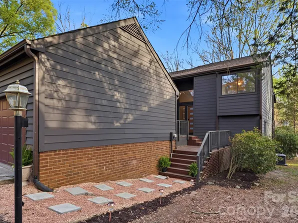 8930 Saint Croix Ln, Charlotte, NC 28277