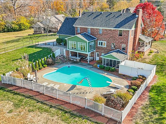 2nd image of 7082 Tremont Dr