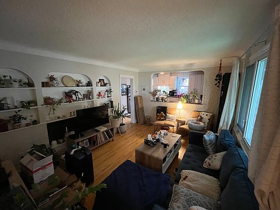 5th image of 347 Richelieu Ave