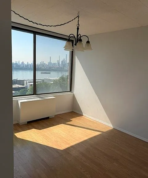 9060 Palisade Ave #705 — Photo 5