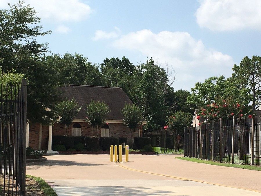 2nd image of 6370 Creekbend Dr #5-55