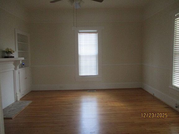 3rd image of 406 S Rose Ave