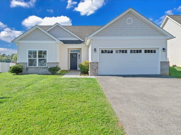 2910 Mystique Ct, Roanoke, VA 24012