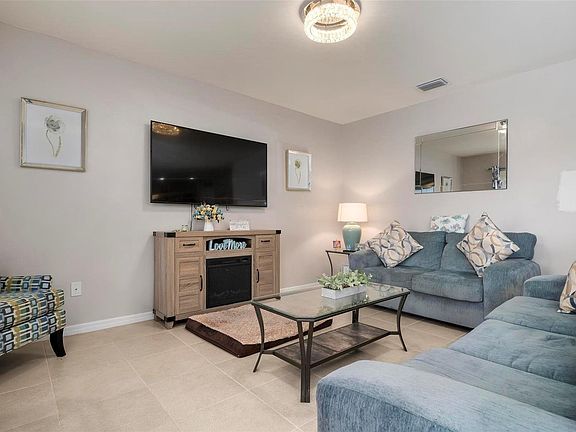 3rd image of 25525 Gorham Ln