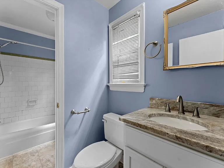 2220 Lauderdale Dr — Photo 26