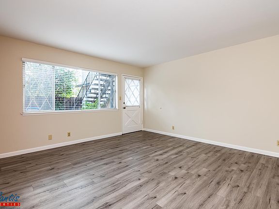 2nd image of 856 Gallatin Dr APT 2