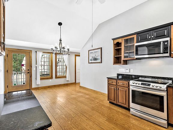 4th image of 85 Clamshell Cove Road