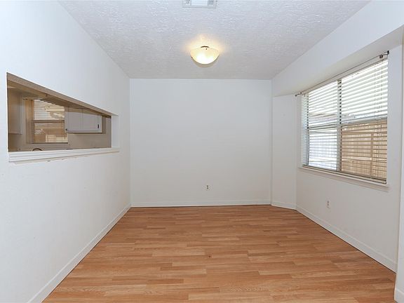 5th image of 9731 Barmont Dr