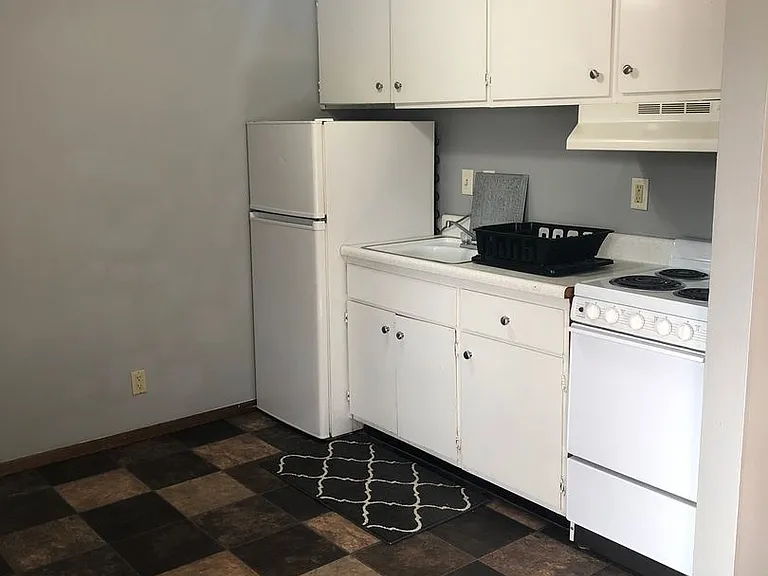 1553 E Ave NE — Photo 7