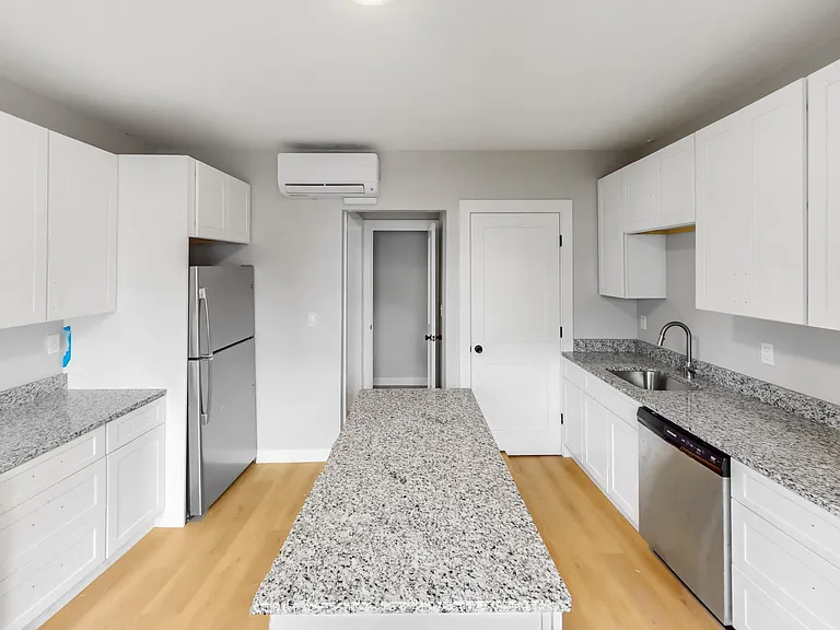 192 Paris St #1 — Photo 3