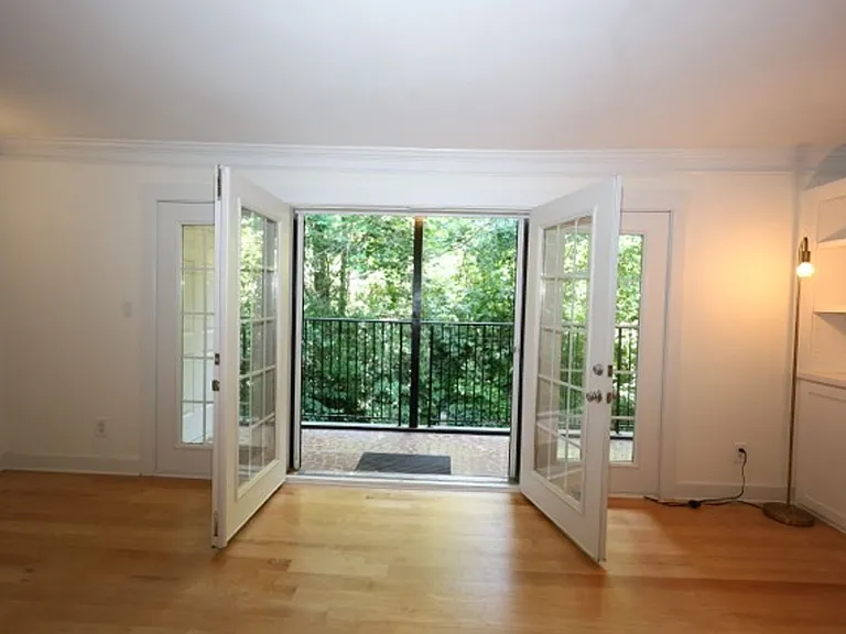 311 Peachtree Hills Ave NE #11C — Photo 4
