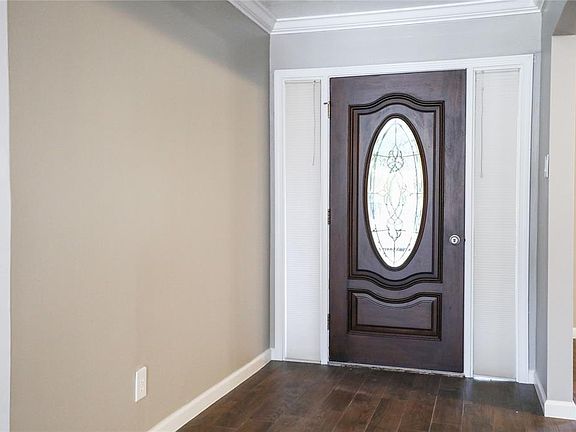 2nd image of 5155 Shady Oaks Ln