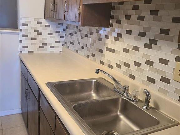 4th image of 1394 Wood Cir S