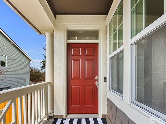 4th image of 5620 NE 6th Place