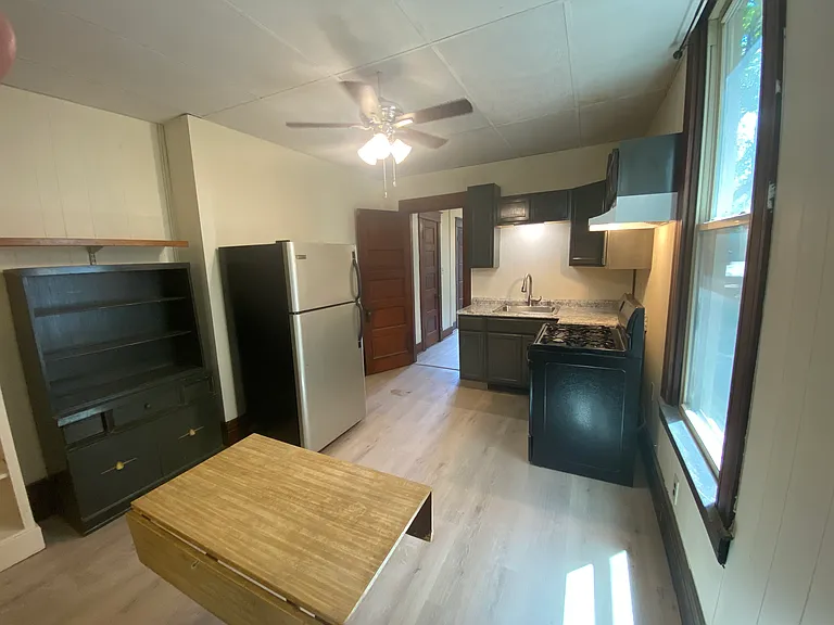 1944 Deerwood Ave #3 — Photo 3