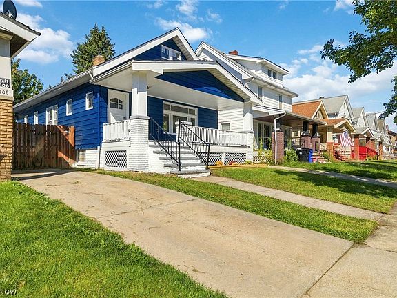 3rd image of 3582 W 126th St
