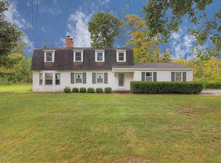 88 Sunrise Dr, Holland, MI 49423