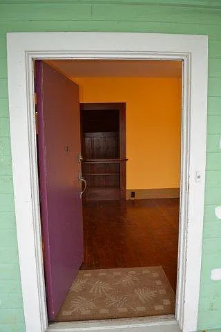 135 W Grant St — Photo 2