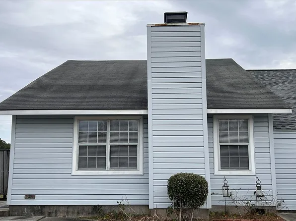 120 Witten Cir APT C, Havelock, NC 28532