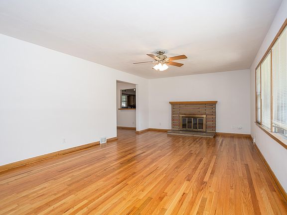 2nd image of 2123 S Prairie Lane