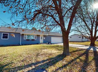 726 Miller St, Holdrege, NE 68949