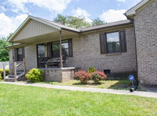 527 Stowers Dr, Corryton, TN 37721