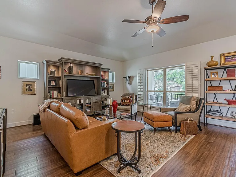 108 Hopping Peach St — Photo 10