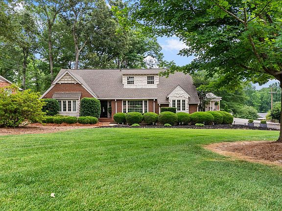 2nd image of 300 Lake Forest Dr