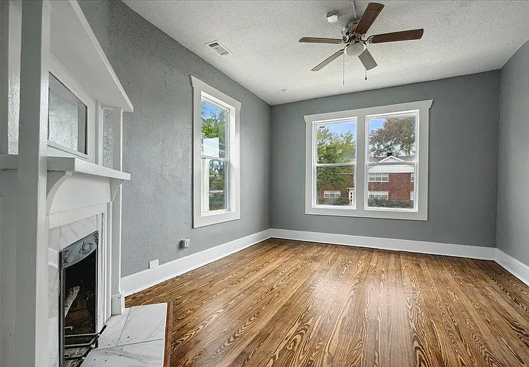 156 N Tucker St — Photo 7