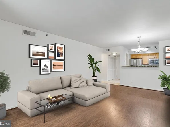 1024 N Utah St APT 522, Arlington, VA 22201