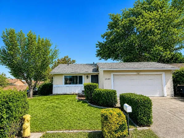 1580 Griffith Pl, Tracy, CA 95376