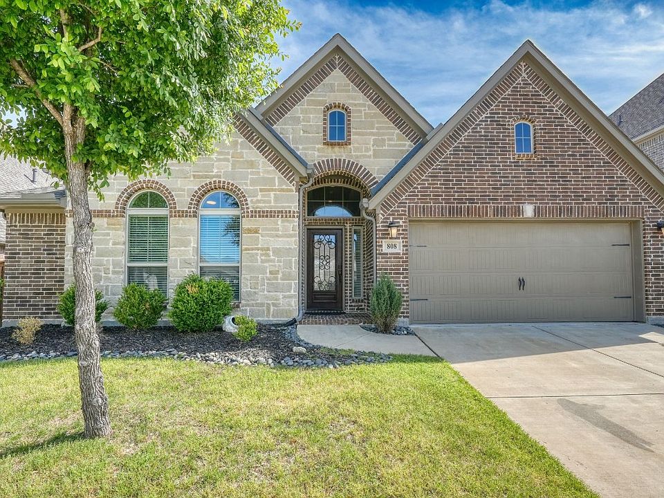 1st image of 808 Glen Crossing Dr