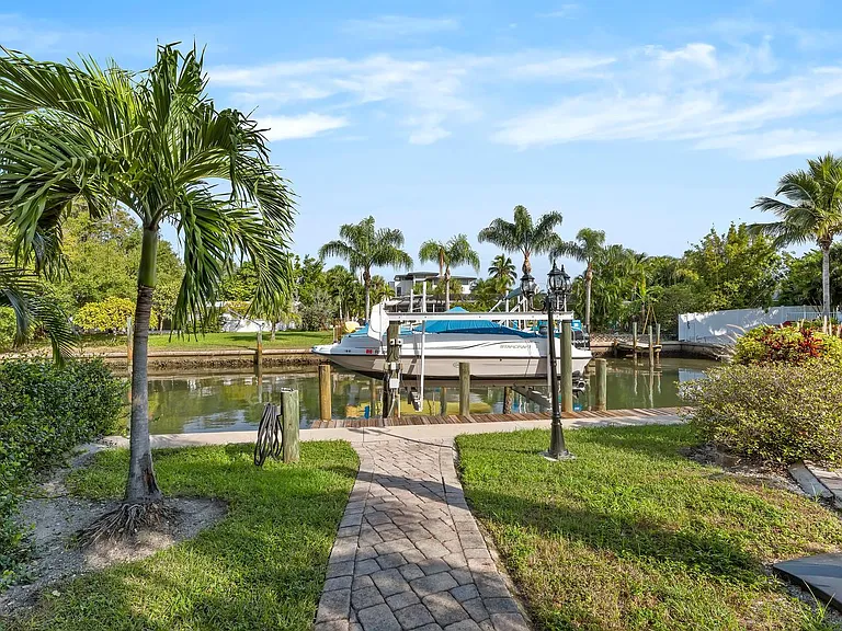 606 Key Royale Dr — Photo 26