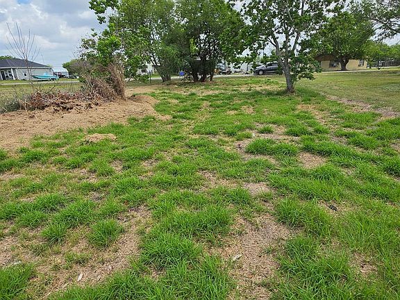 4th image of 1105 W Cleveland St