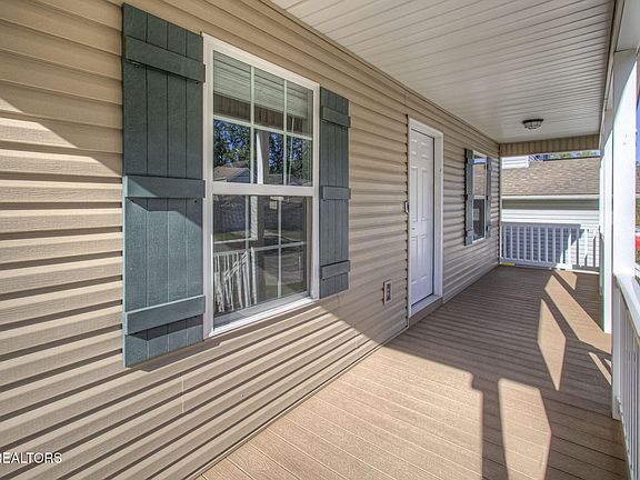 5th image of 971 Norwood Village Ln