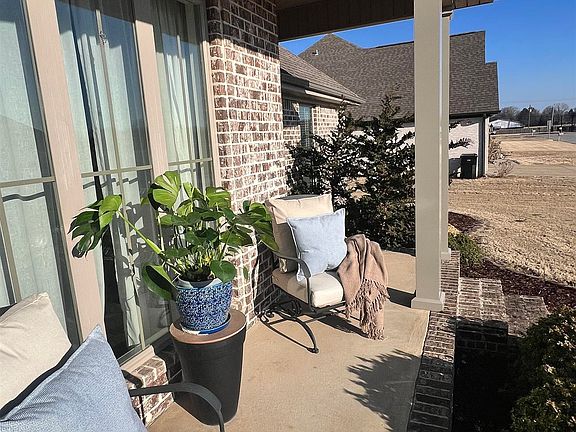 4th image of 112 Sullivan Rd