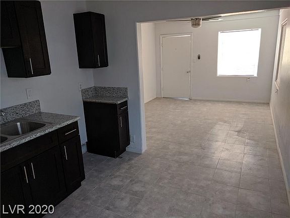 2nd image of 952 Miller Ave #2