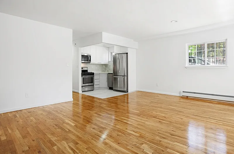 3 bed, 2.0 bath, 1200 sqft, $3,500 — Photo 1