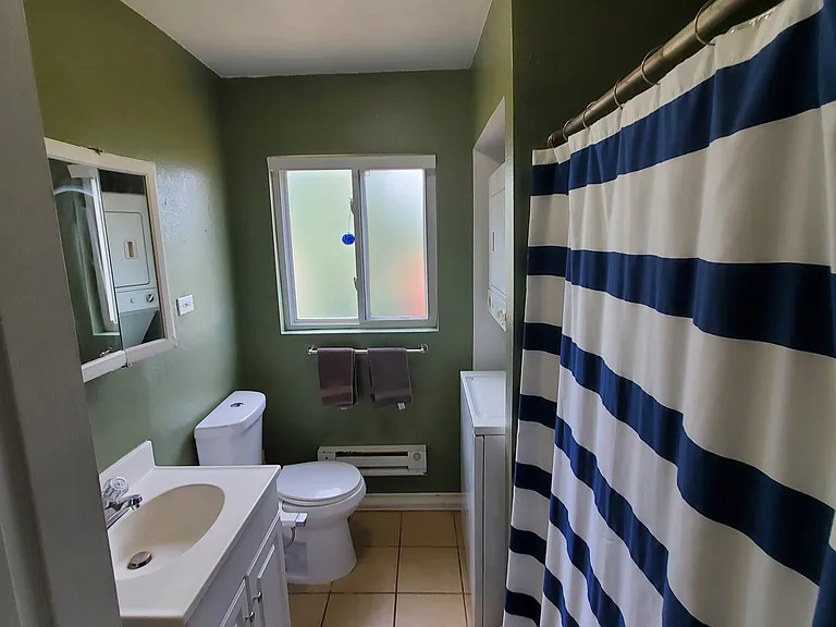 2101 S Logan St — Photo 22