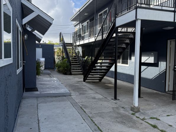 3738-40 Van Dyke Ave