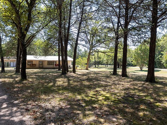 4th image of 330 Huts Crossing Rd