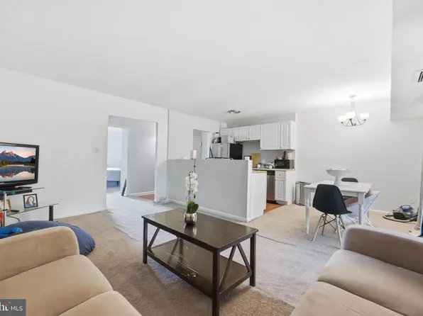 2231 Castle Rock Sq APT 22C, Reston, VA 20191