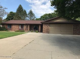 1418 Rolling Ridge Ln, Sturgis, MI 49091