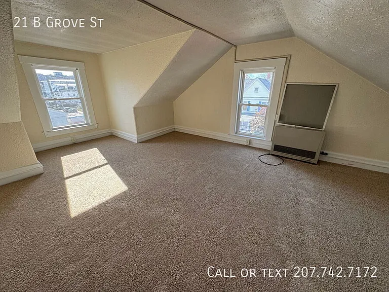 21 Grove St #B — Photo 10