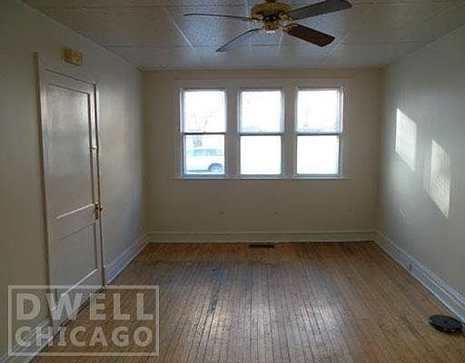 5th image of 2329 W Belmont Ave #1