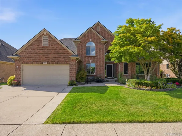 48217 Providence Dr, Macomb, MI 48044