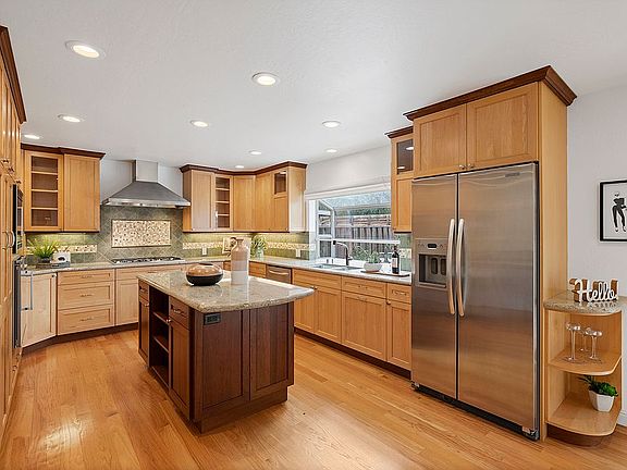 4th image of 1105 Remington Ct